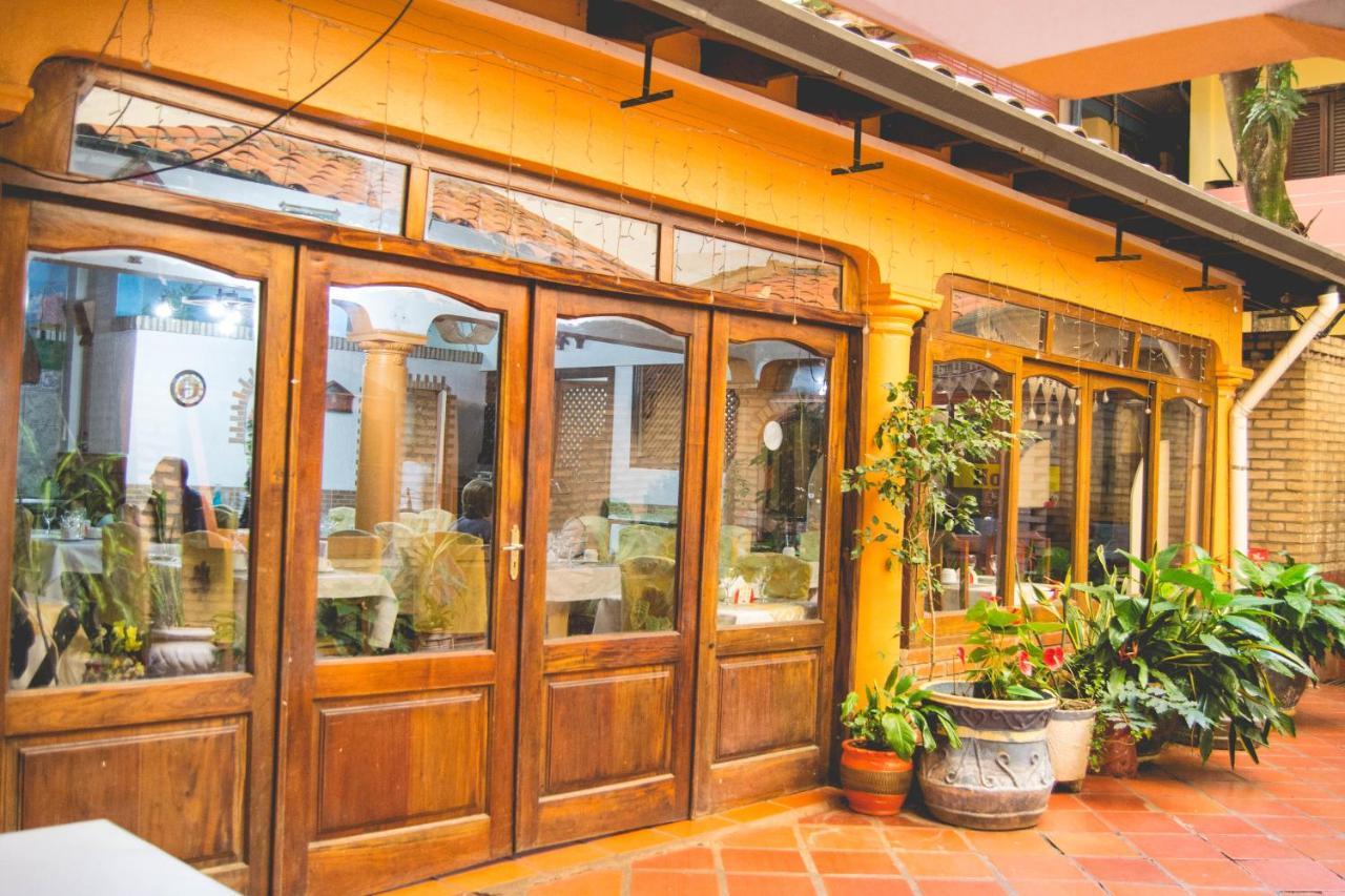 Hotel&Restaurante Guarania Ciudad del Este Exterior foto